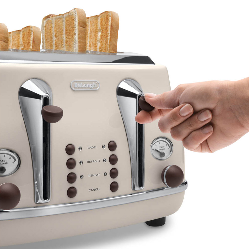 DeLonghi Icona Vintage Cream 4 Slice Toaster | CTOV4003.BG