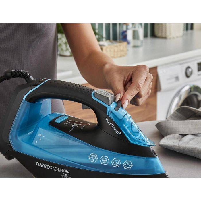 Pristine Finish Ceramic Iron Intellitemp
