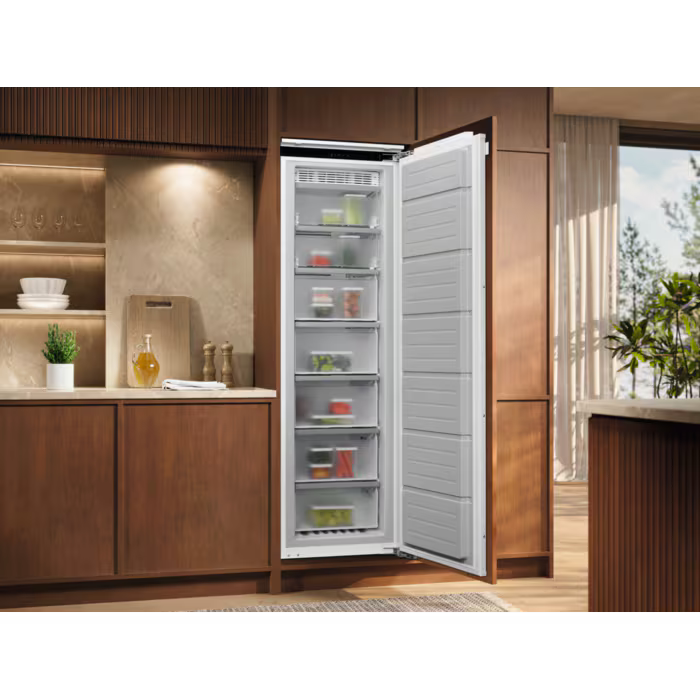 Electrolux Integrated Larder Freezer | KUN7NE18C