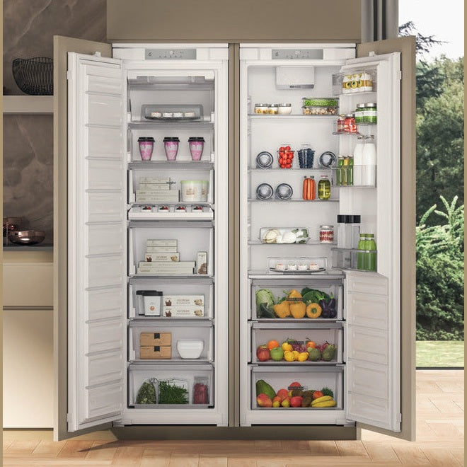 Whirlpool Integrated Larder Freezer | WHSD18F023C1