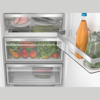 Bosch Series 6 built-in fridge | KIR81ADD0G